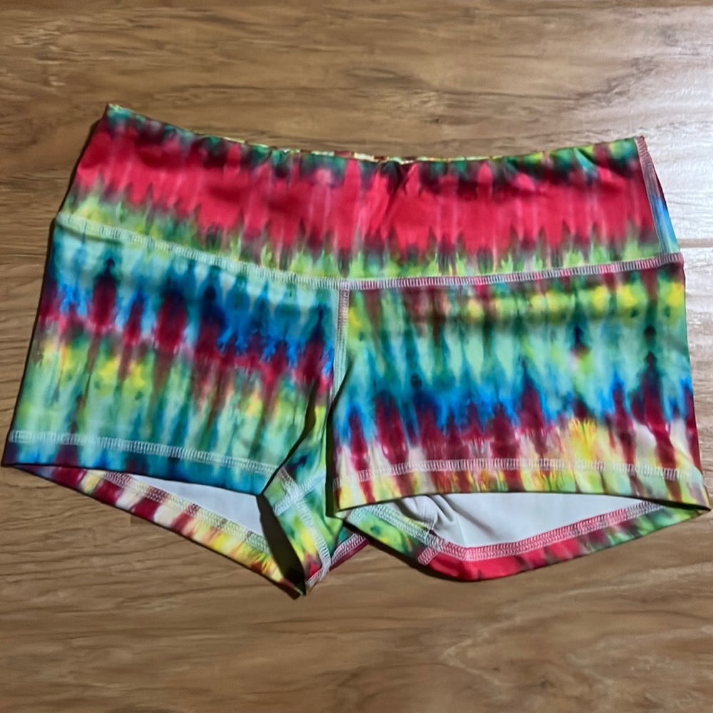 FLEO shorts tie dye size S